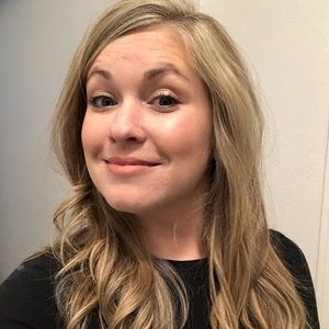 Meet your Posher, Amelia